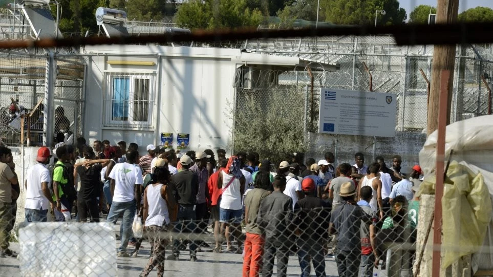 Ληστεία και ζημιές σε συμπλοκή μεταναστών στο hot spot της Μόριας